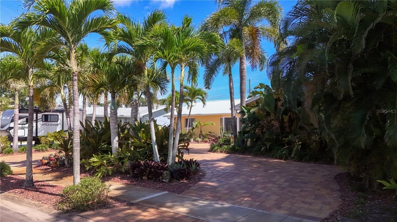 13254 87th Pl, Seminole, FL 33776