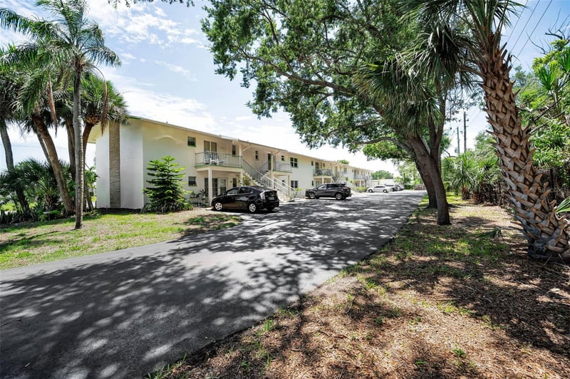 8301 Bardmoor Blvd #109, Seminole, FL 33777