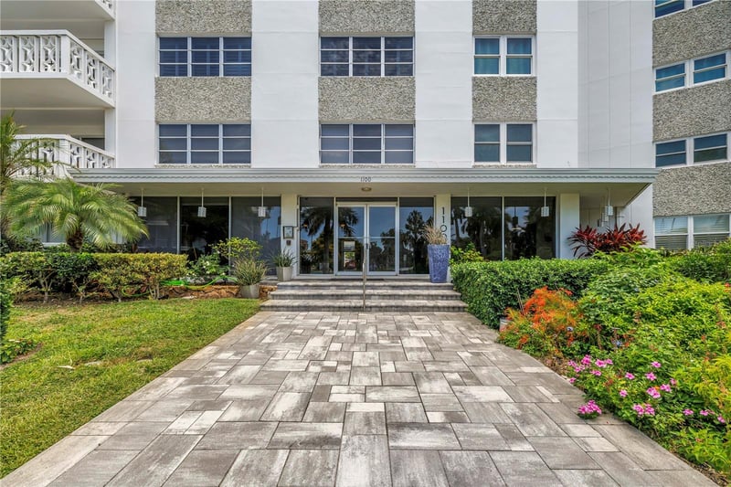 1100 Shore Dr #307, St Petersburg, FL 33701