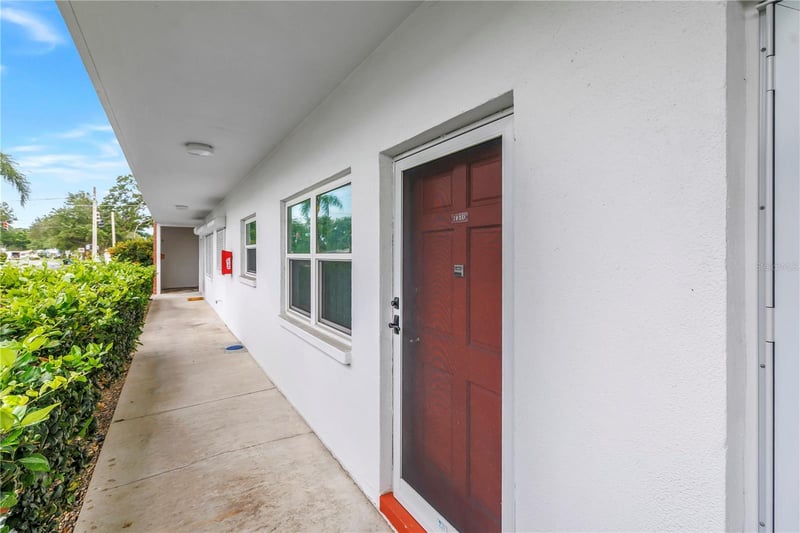 5729 13th Ave #102D, St Petersburg, FL 33710