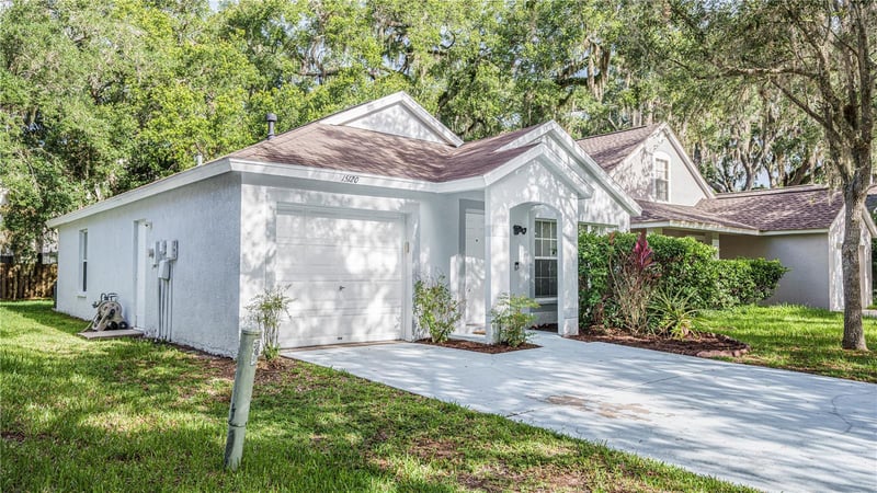 15120 Deer Meadow Dr, Lutz, FL 33559