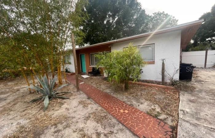 709 Bayshore Dr, Tarpon Springs, FL 34689