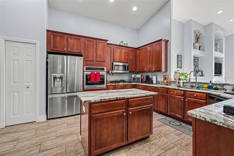 12515 Burgess Hill Dr, Riverview, FL 33579