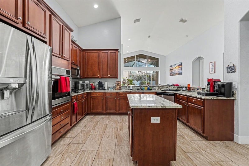 12515 Burgess Hill Dr, Riverview, FL 33579