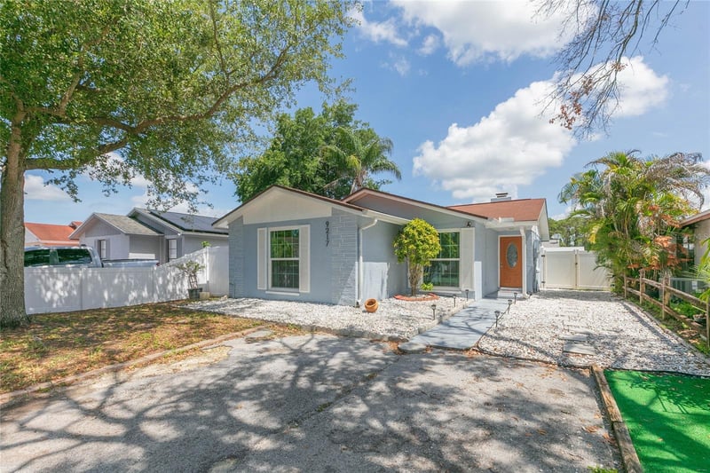 9217 Spy Glass Ct, Tampa, FL 33615