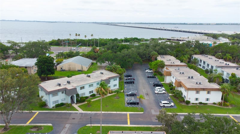 389 Mcmullen Booth Rd #12, Clearwater, FL 33759