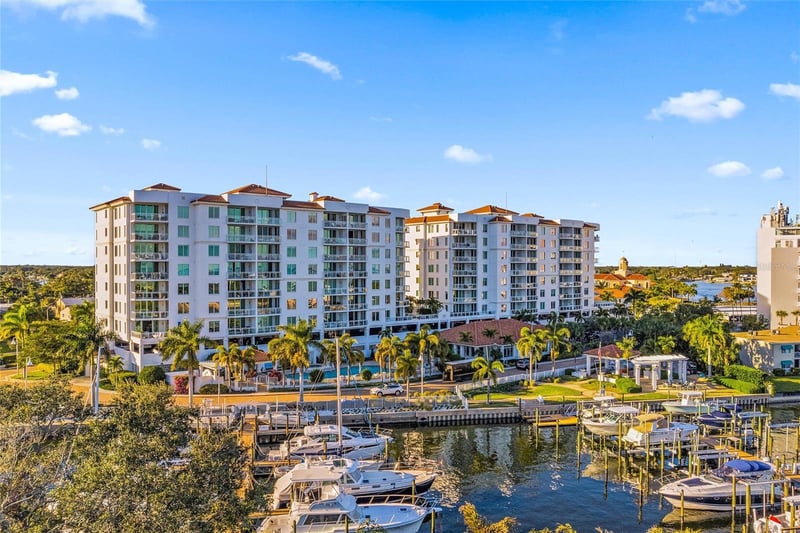 1325 Snell Isle Blvd #806, St Petersburg, FL 33704