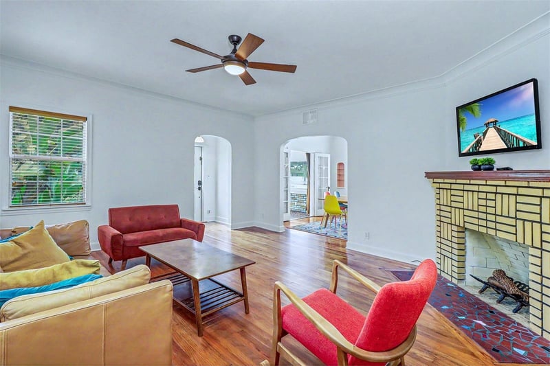 1127 22nd Ave, St Petersburg, FL 33704