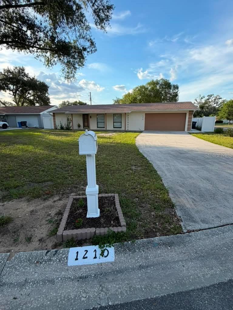 1210 Branda Vista Dr, Brandon, FL 33510
