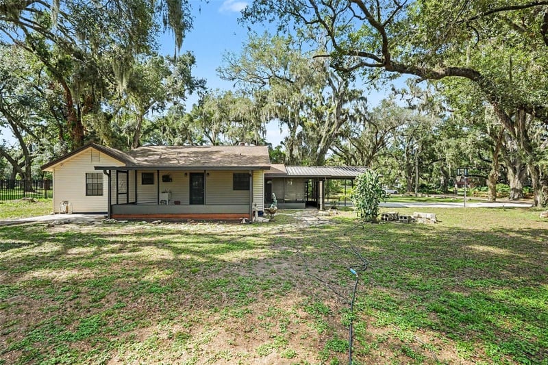231 Duke Simms Rd, Brandon, FL 33511