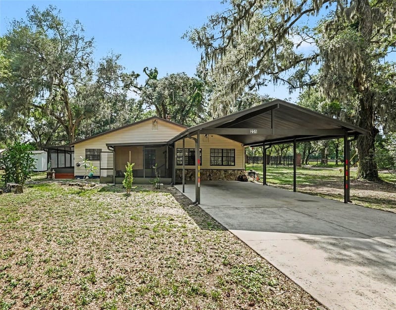 231 Duke Simms Rd, Brandon, FL 33511