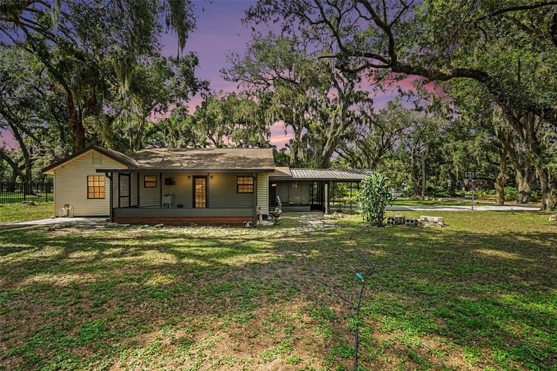 231 Duke Simms Rd, Brandon, FL 33511