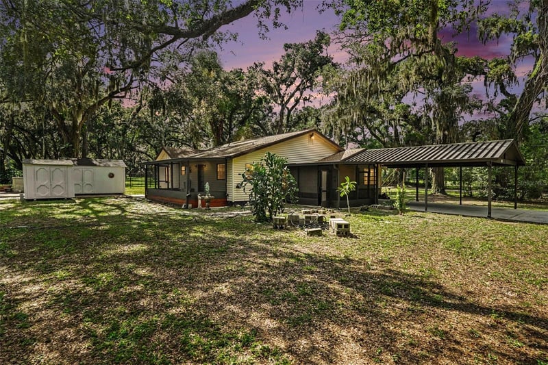 231 Duke Simms Rd, Brandon, FL 33511