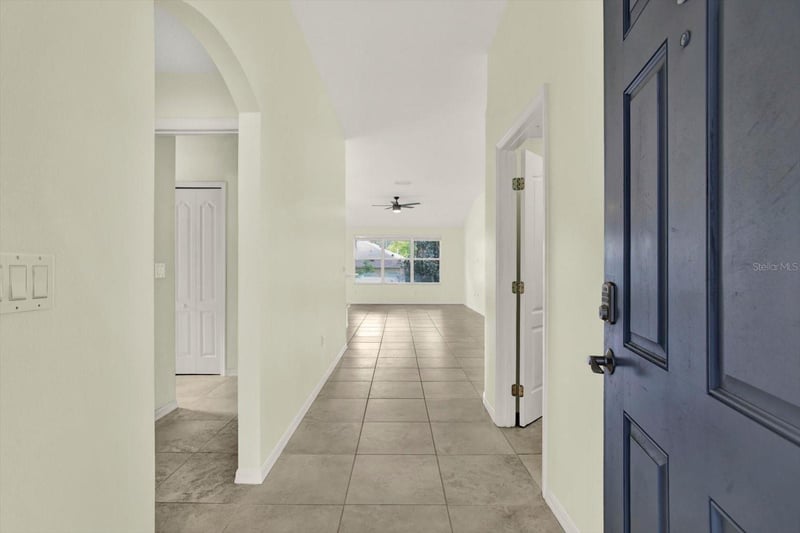 805 Straw Lake Dr, Brandon, FL 33510