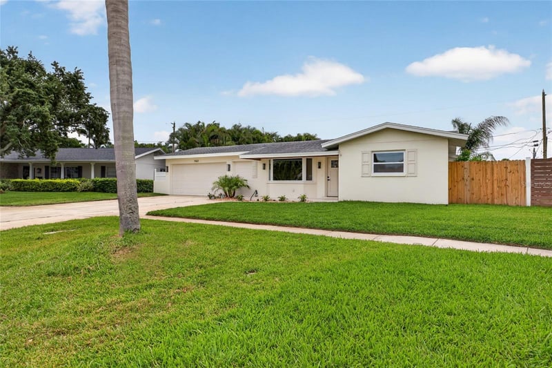 1563 Eden Isle Blvd, St Petersburg, FL 33704