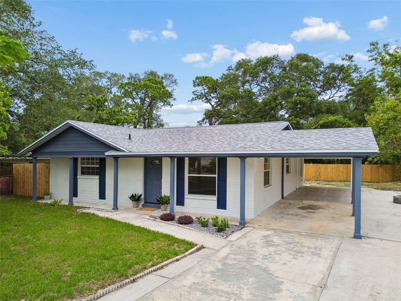 6532 West Shore Cir, Tampa, FL 33616
