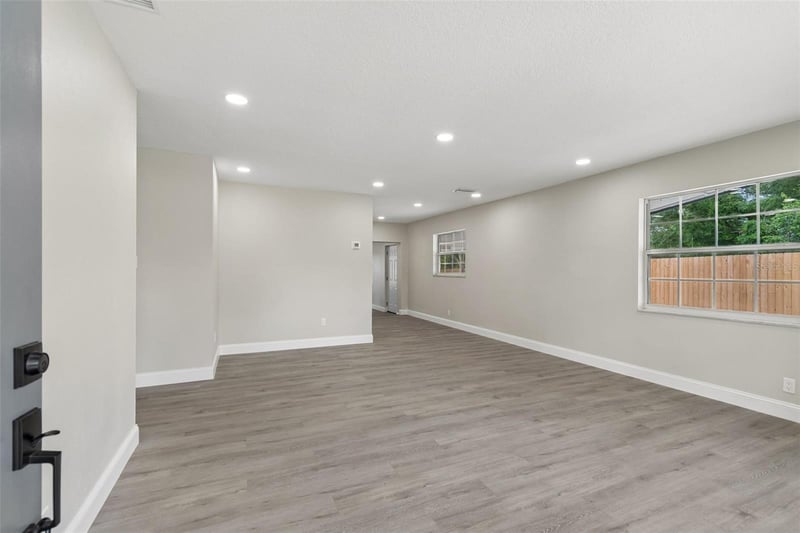 6532 West Shore Cir, Tampa, FL 33616