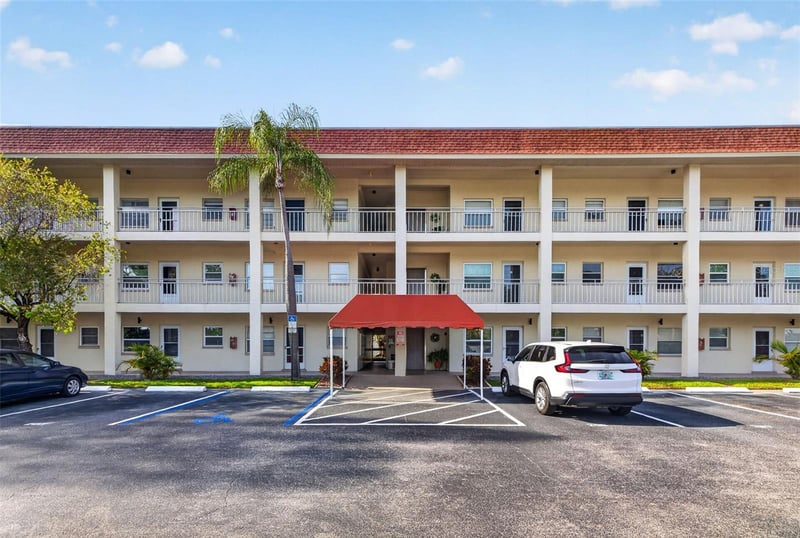 4000 3rd St #304, St Petersburg, FL 33703