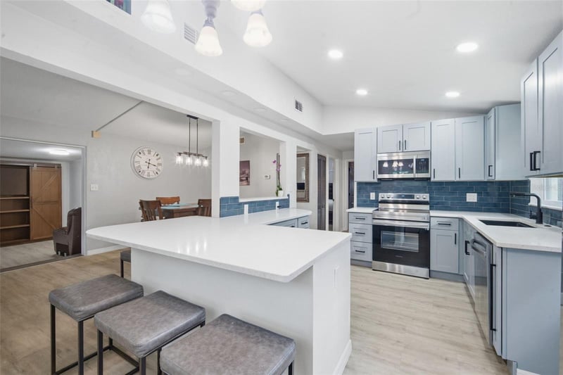 1120 52nd Ave, St Petersburg, FL 33703