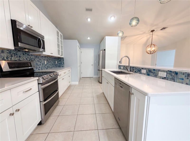 4816 61st Avenue Ter, Bradenton, FL 34210