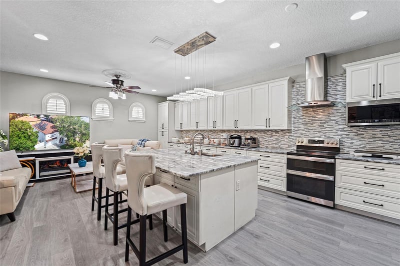 4202 Howard Ave, Tampa, FL 33607