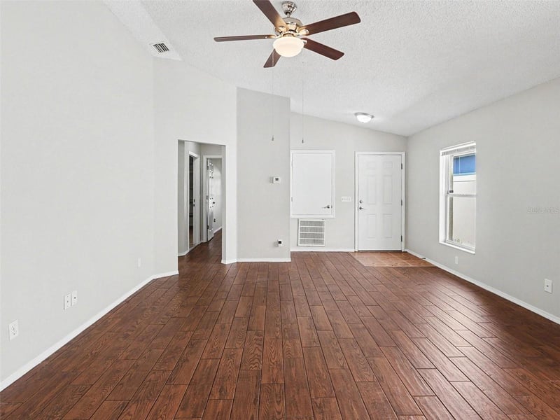 9823 Morris Glen Way, Tampa, FL 33637