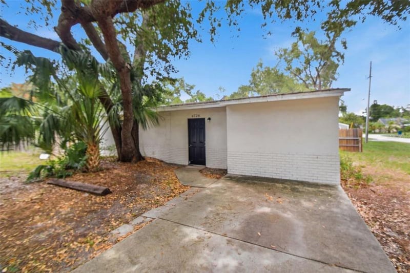 6726 Dauphin Ave, Tampa, FL 33611