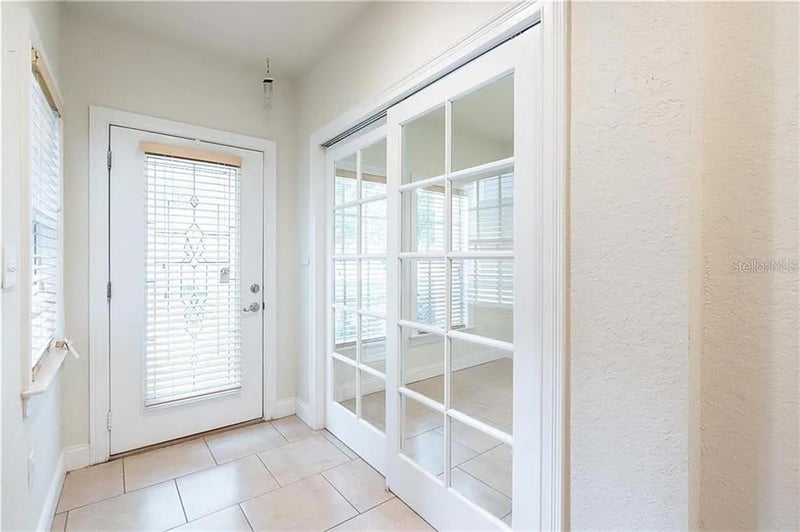 827 Grove St, St Petersburg, FL 33701