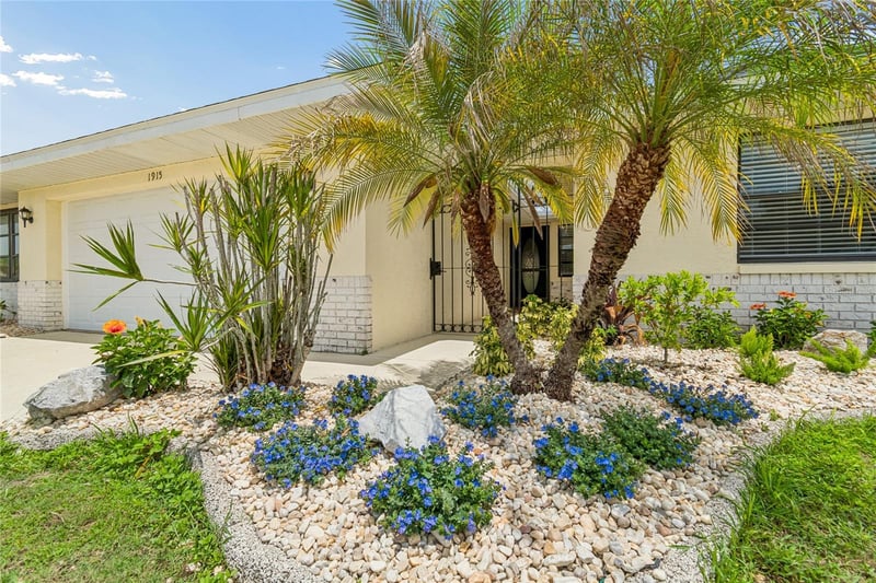 1915 Del Webb Blvd, Sun City Center, FL 33573