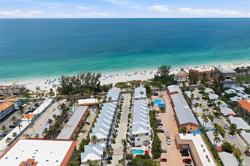 1473 Gulf Dr, Bradenton Beach, FL 34217