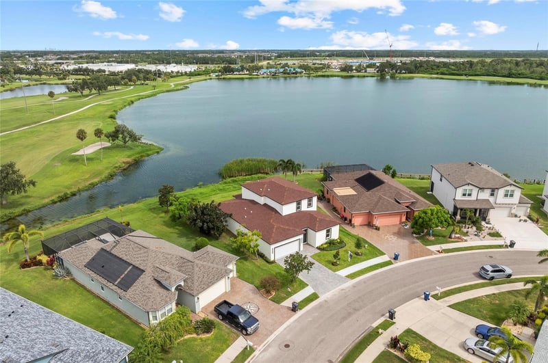 9225 Raes Creek Pl, Palmetto, FL 34221