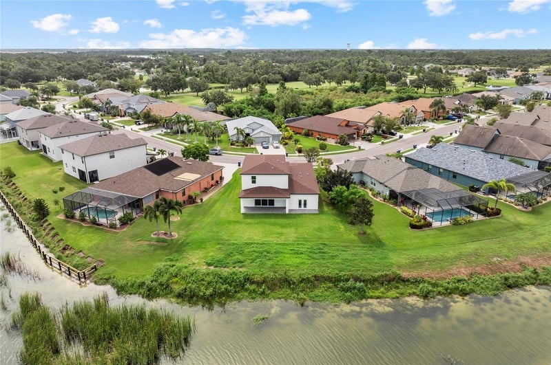 9225 Raes Creek Pl, Palmetto, FL 34221