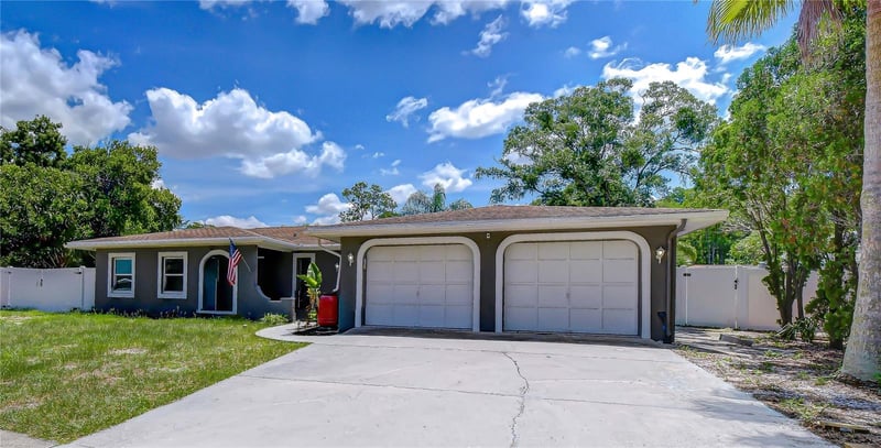 1291 Raleigh Ct, Tarpon Springs, FL 34689