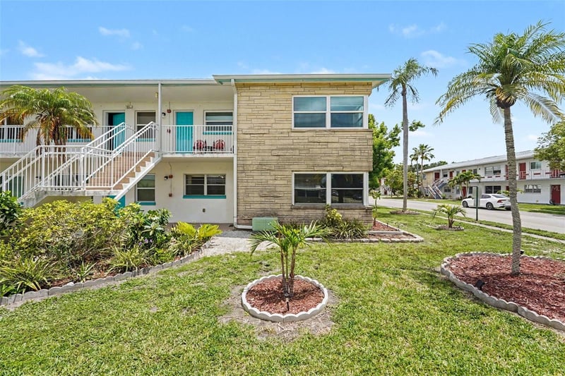 5855 18th St #1, St Petersburg, FL 33714