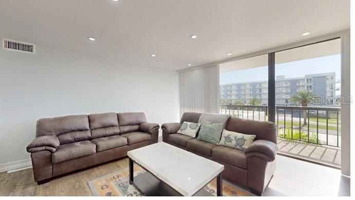 400 Island Way #210, Clearwater Beach, FL 33767