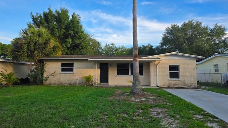 731 Lakeside Dr, Largo, FL 33778
