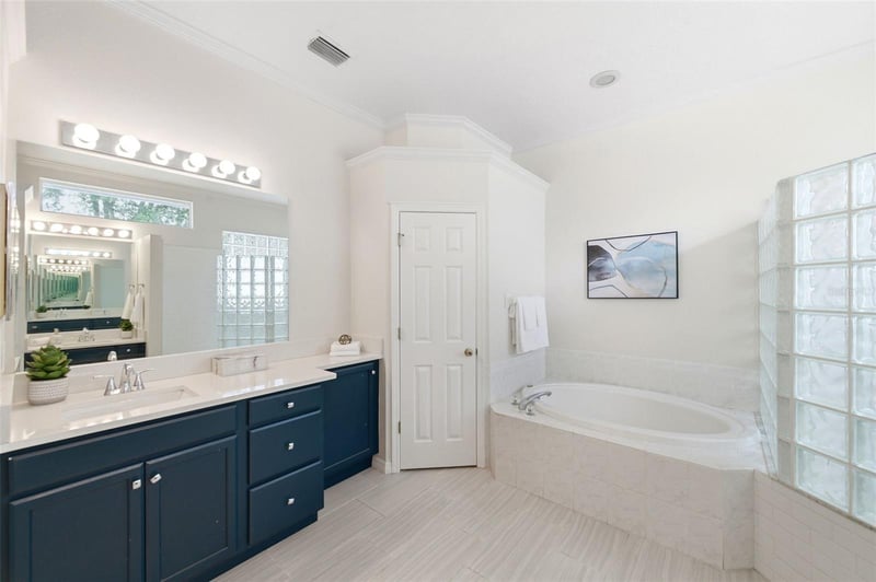 19348 Wind Dancer St, Lutz, FL 33558