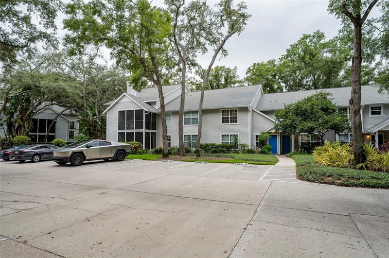 3164 Valley Oaks Dr #3164, Tampa, FL 33618