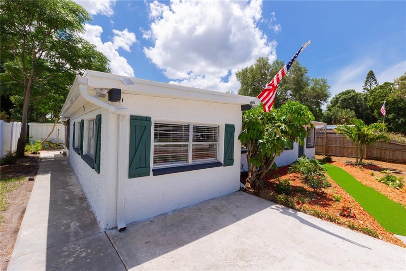 10791 105th St, Largo, FL 33773