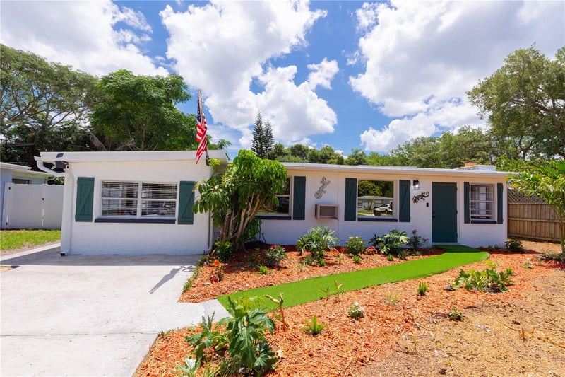 10791 105th St, Largo, FL 33773
