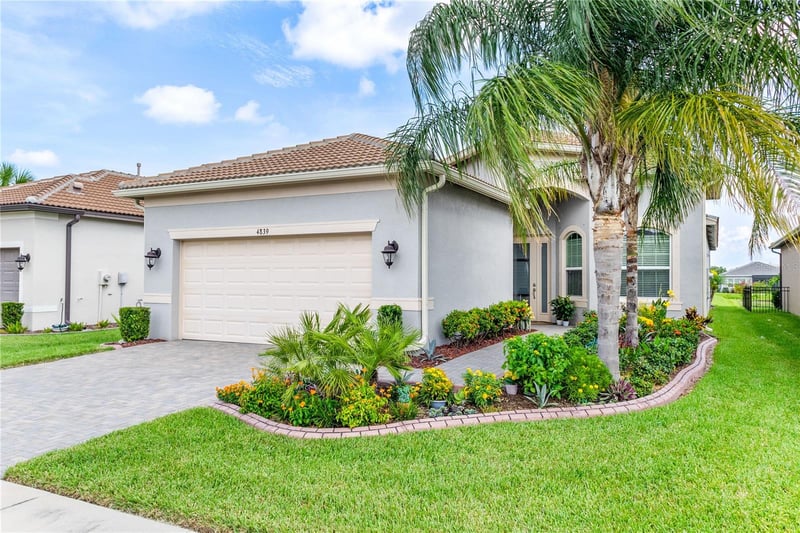 4839 Sevilla Shores Dr, Wimauma, FL 33598