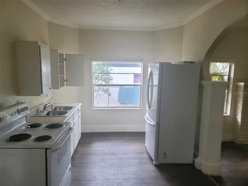 2035 10th St, St Petersburg, FL 33705