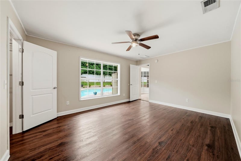 1008 Oakridge Manor Dr, Brandon, FL 33511