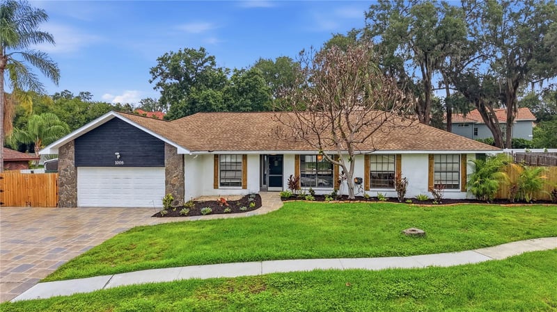 1008 Oakridge Manor Dr, Brandon, FL 33511
