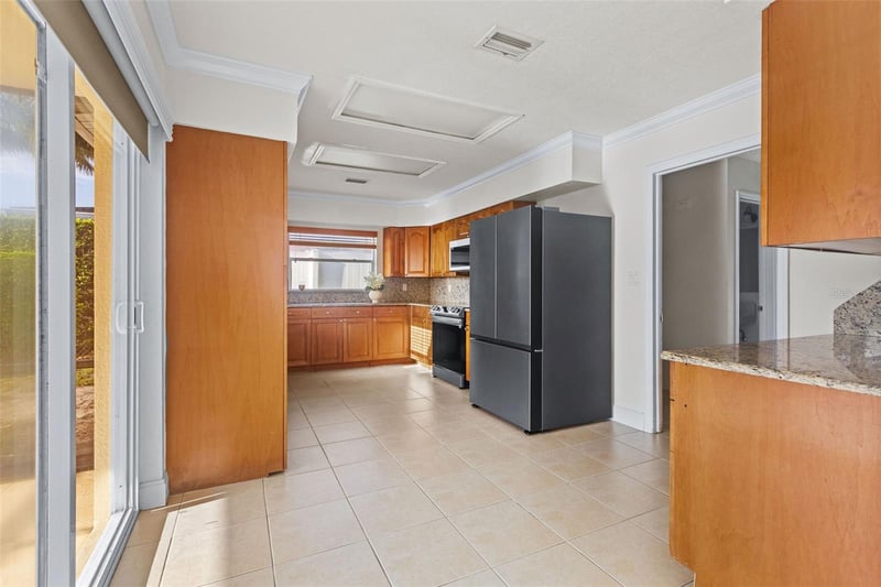 3945 Fontainebleau Dr, Tampa, FL 33634