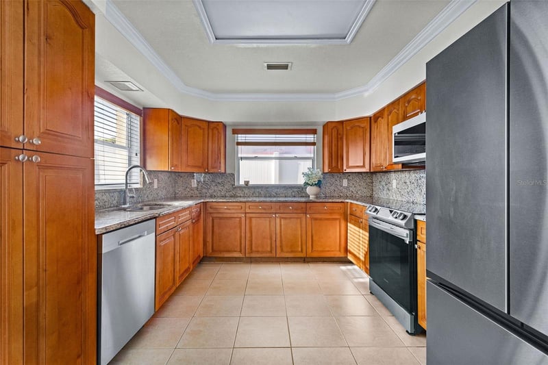 3945 Fontainebleau Dr, Tampa, FL 33634