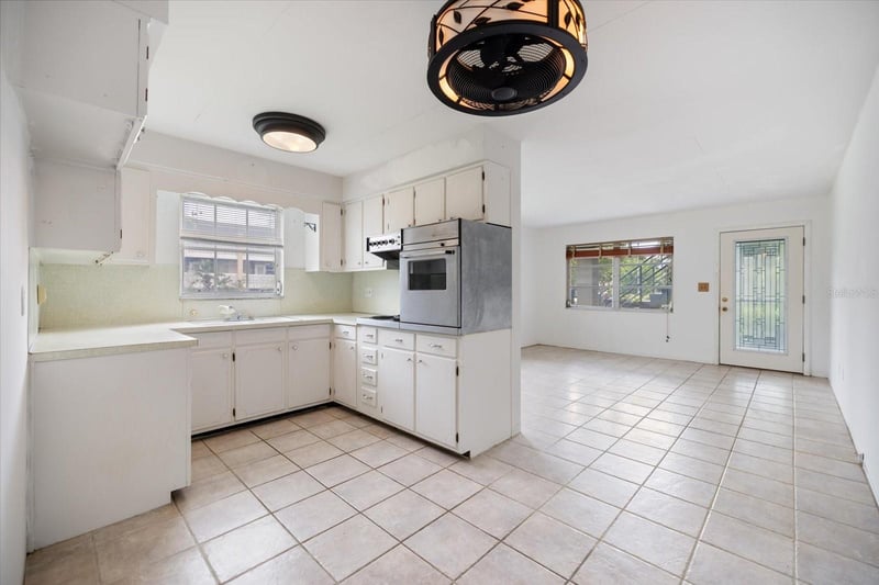 450 32nd Ave #106W, St Petersburg, FL 33704