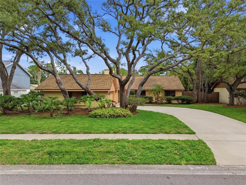 12008 Nicklaus Cir, Tampa, FL 33624