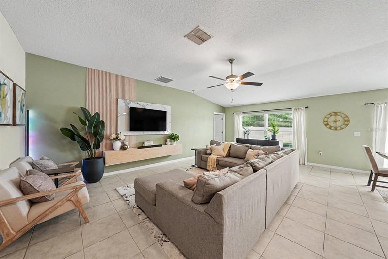 13003 Majestic Garden Ln, Riverview, FL 33579