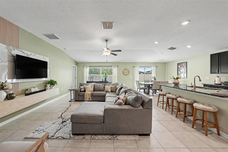 13003 Majestic Garden Ln, Riverview, FL 33579